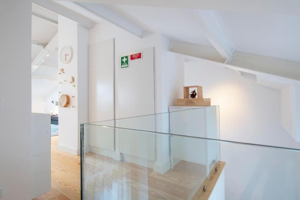 Apartment Liberdade Stylish Attic With Ac And View Lissabon