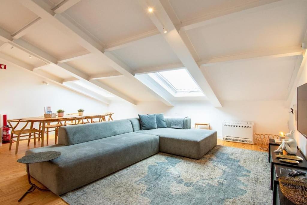 Apartment Liberdade Stylish Attic With Ac And View Lissabon