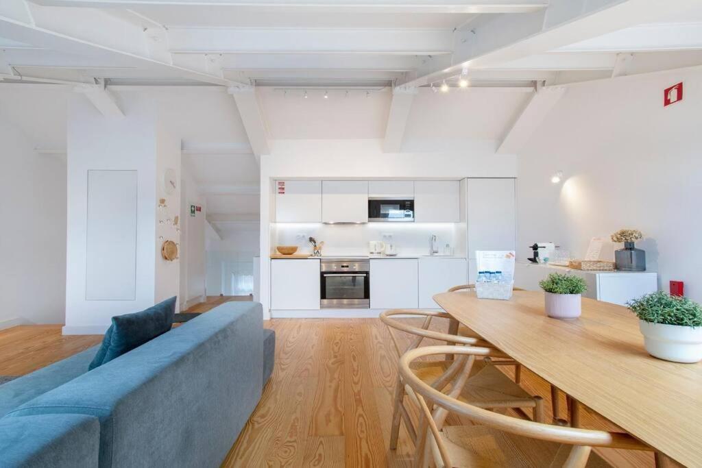 Apartment Liberdade Stylish Attic With Ac And View Lissabon
